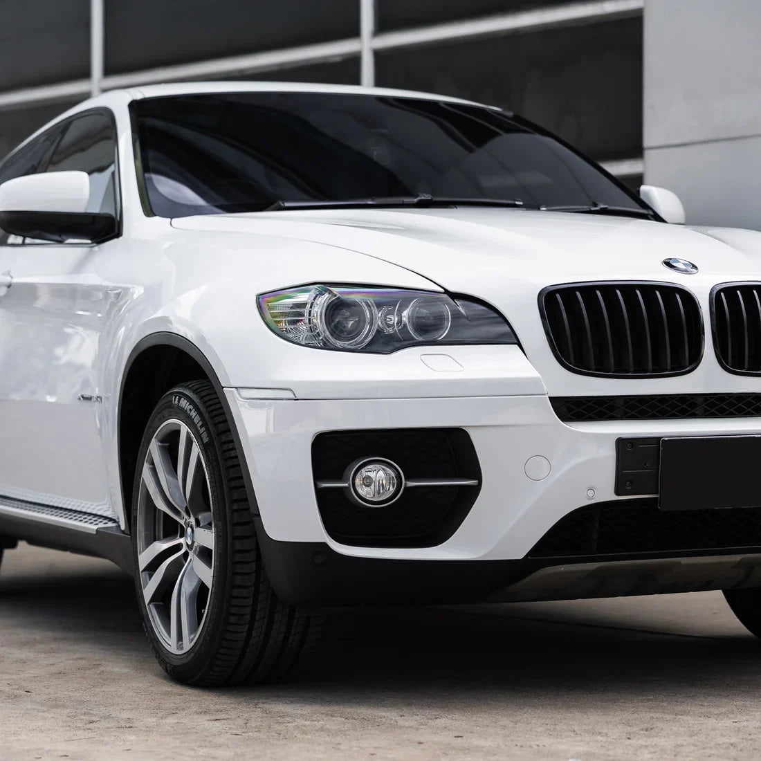 frosted pearl white chameleon vinyl wrap