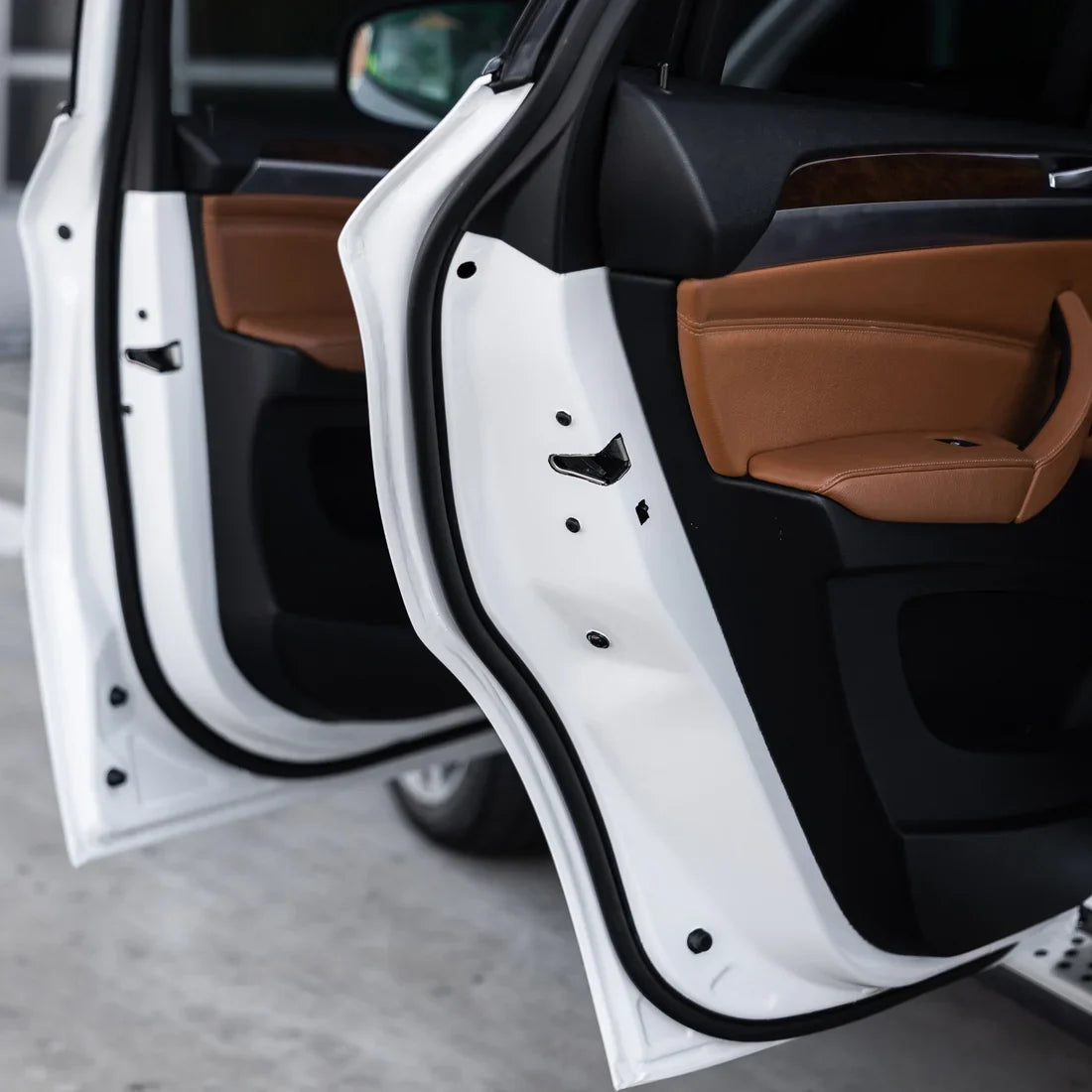 frosted pearl white chameleon Vinyl Wrap on car door panel