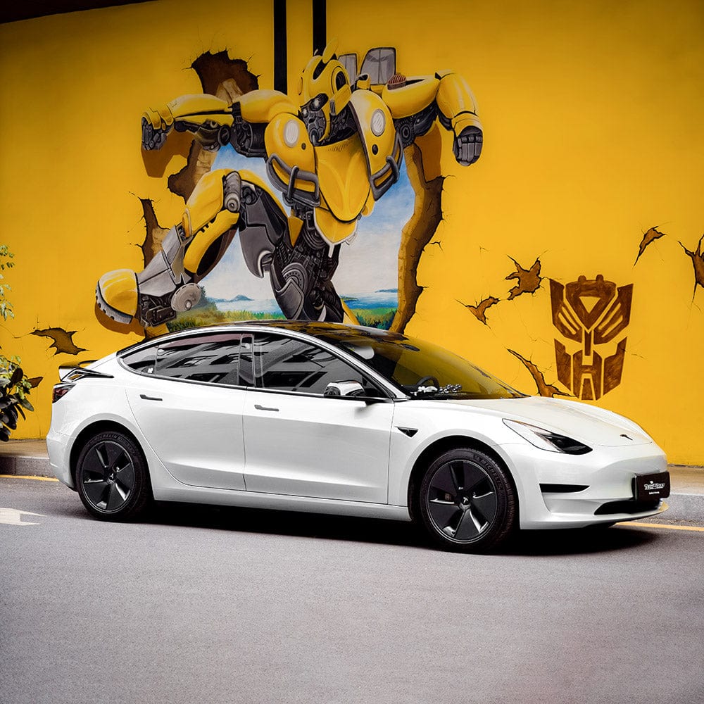 Tesla wrapped in Super White gloss vinyl wrap