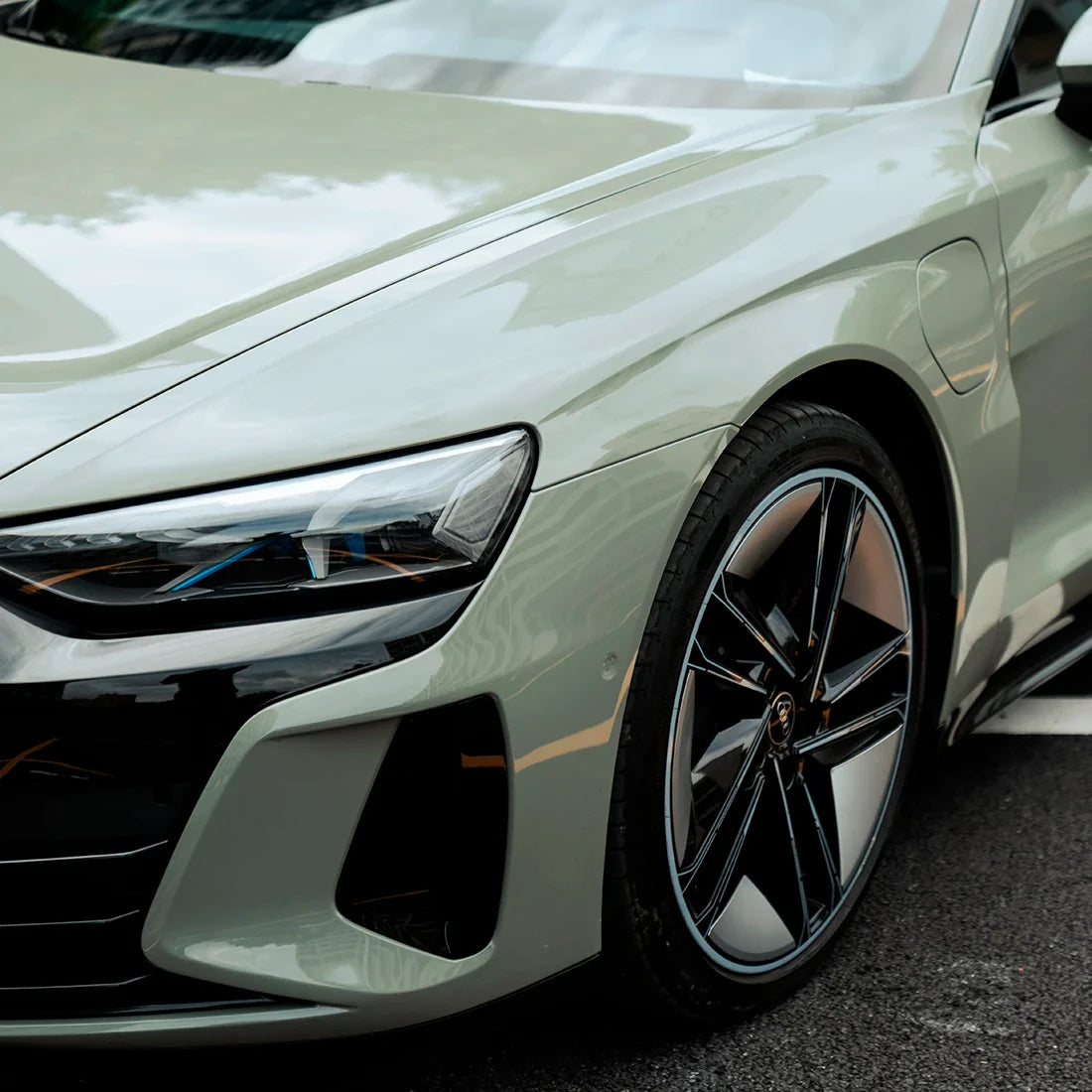 High Gloss Moss Green Vinyl Wrap Car Tyre