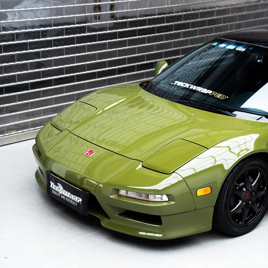 super high gloss khaki green Vinyl Wrap on honda front side
