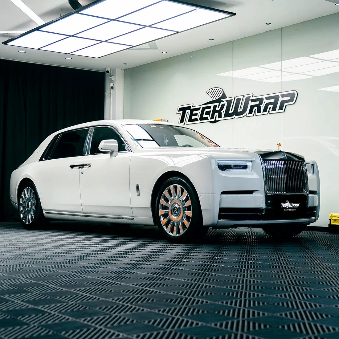 High Gloss Pale Celadon Vinyl Wrap on Rolls Royce