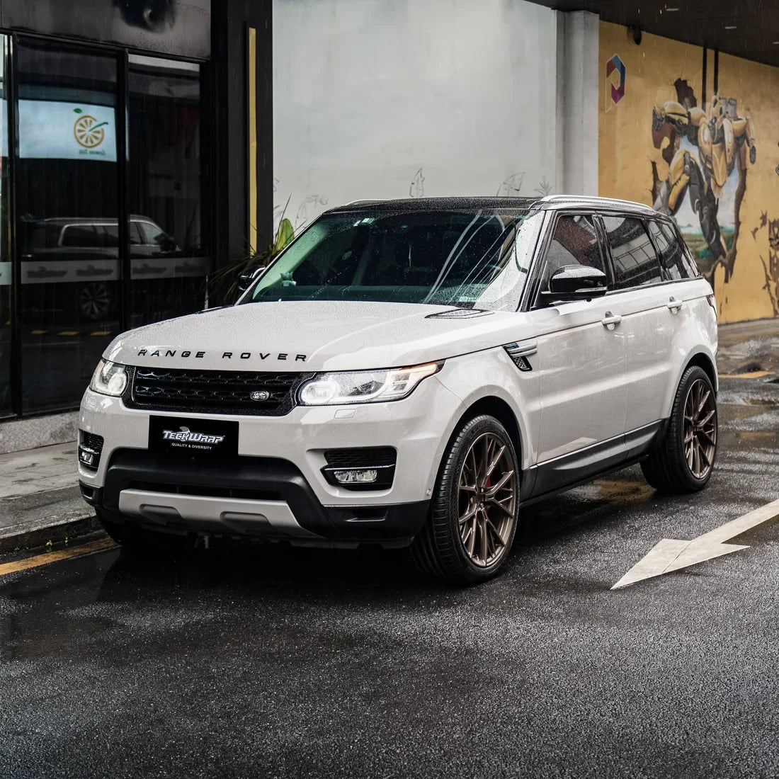 High Gloss Vintage Grey Vinyl Wrap on Range Rover street view
