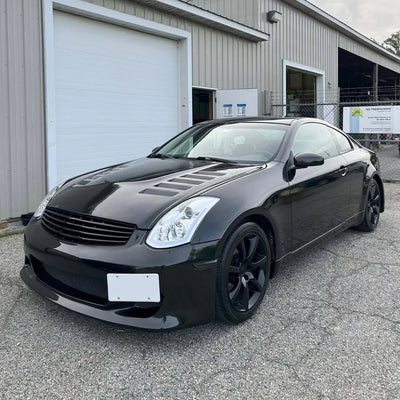 Gloss Metallic Ebony Sparkle Vinyl Wrap car’s curved body work.
