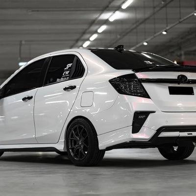 High-Gloss Chameleon Creamrose Pearl Vinyl Wrap with Black tyre