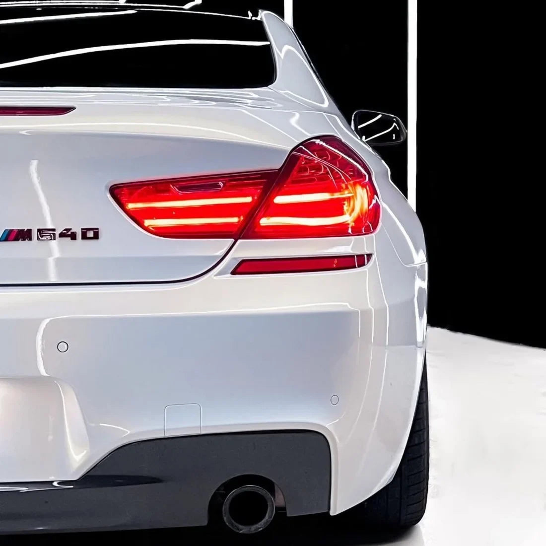 gold pearl white chameleon car wrap film on mercedes