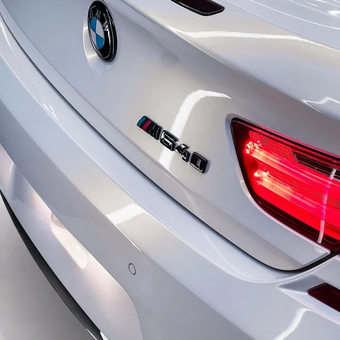 gold pearl white chameleon car wrap film on BMW