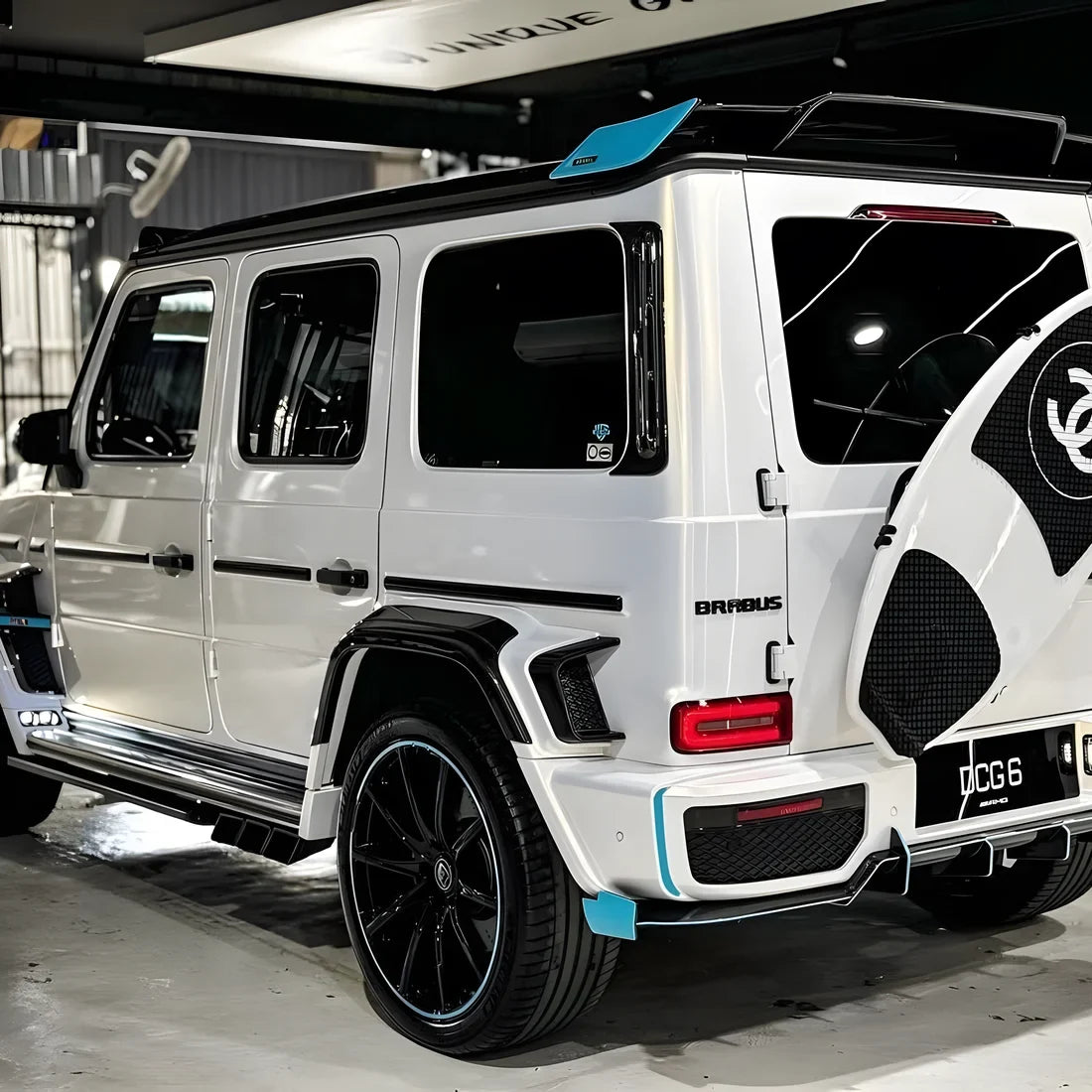 beautiful gold pearl white chameleon wrap in barbus