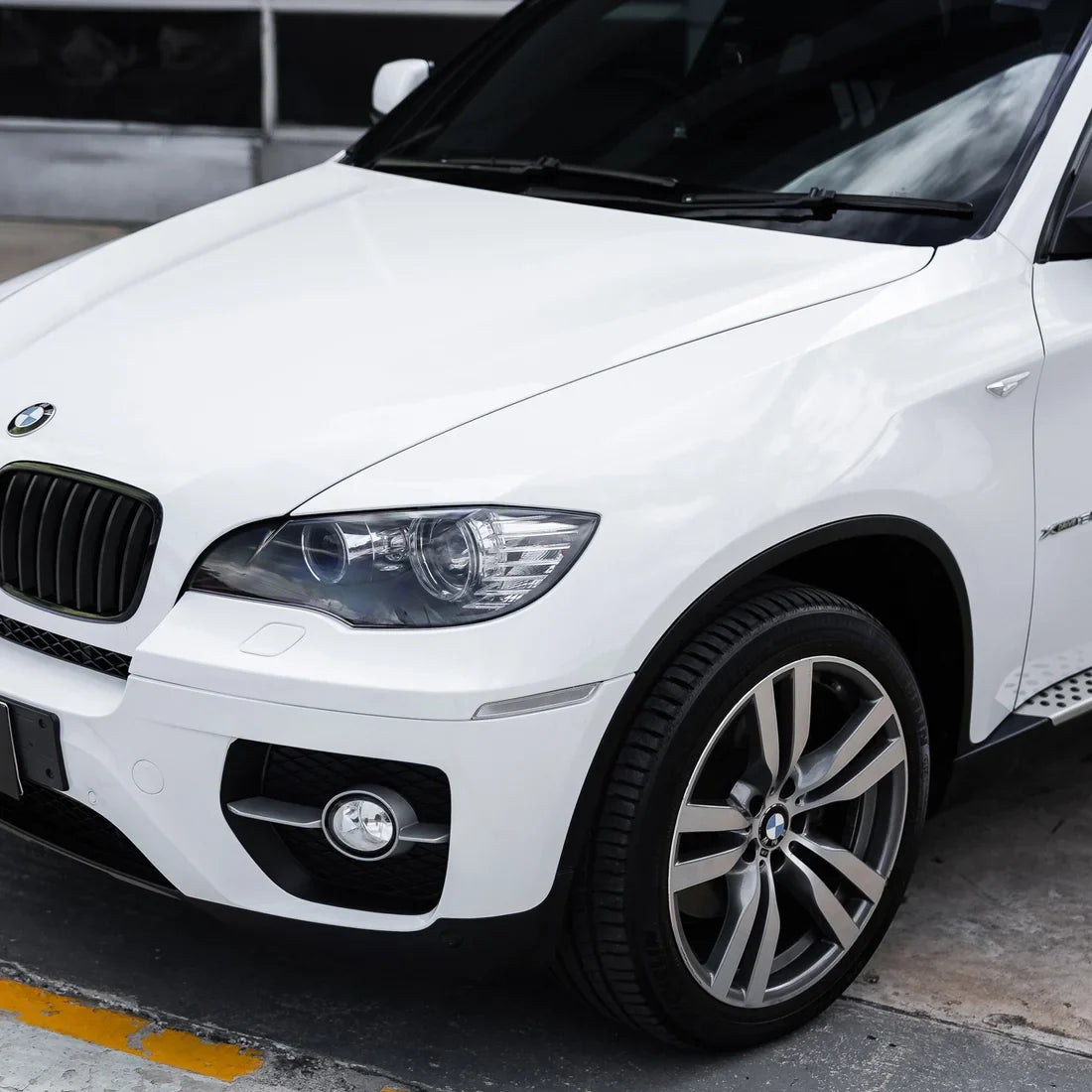 frosted pearl white chameleon Vinyl wrap