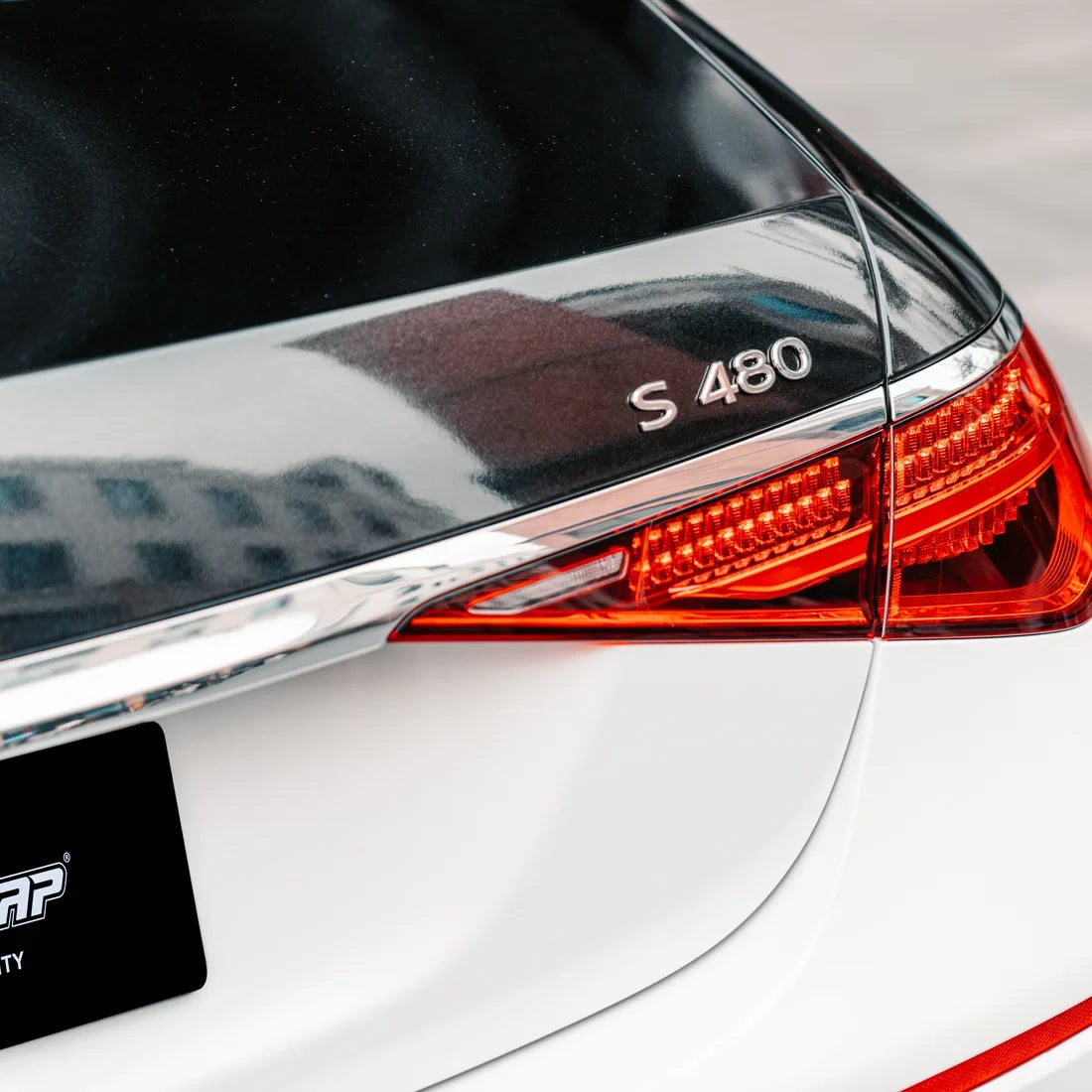 diamond white glitter glossy vinyl wrap on Tailight Side