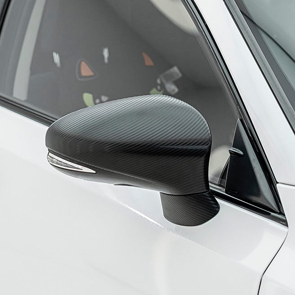 Side mirror wrapped with TeckWrap Pitch Black Carbon